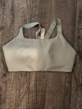 Lululemon Ultralu D/DD Sports Bra - Green - Size 12